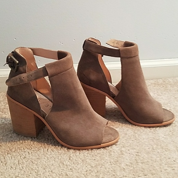 sole society ferris bootie